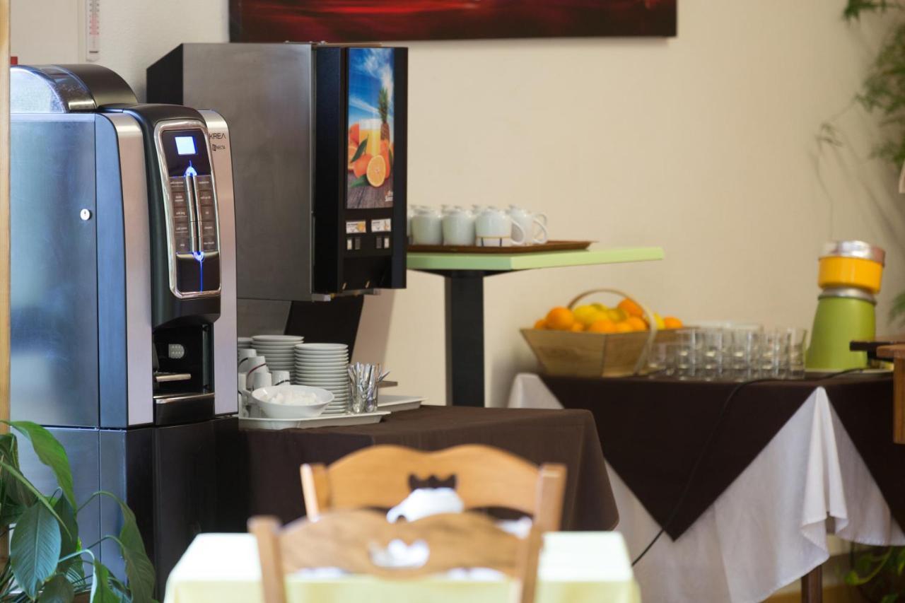 Logis Hotel Restaurant Solenca Nogaro Esterno foto