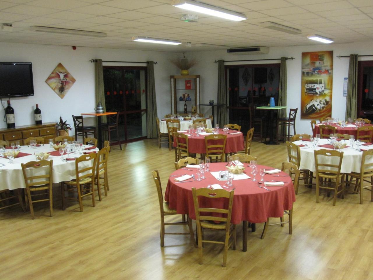Logis Hotel Restaurant Solenca Nogaro Esterno foto